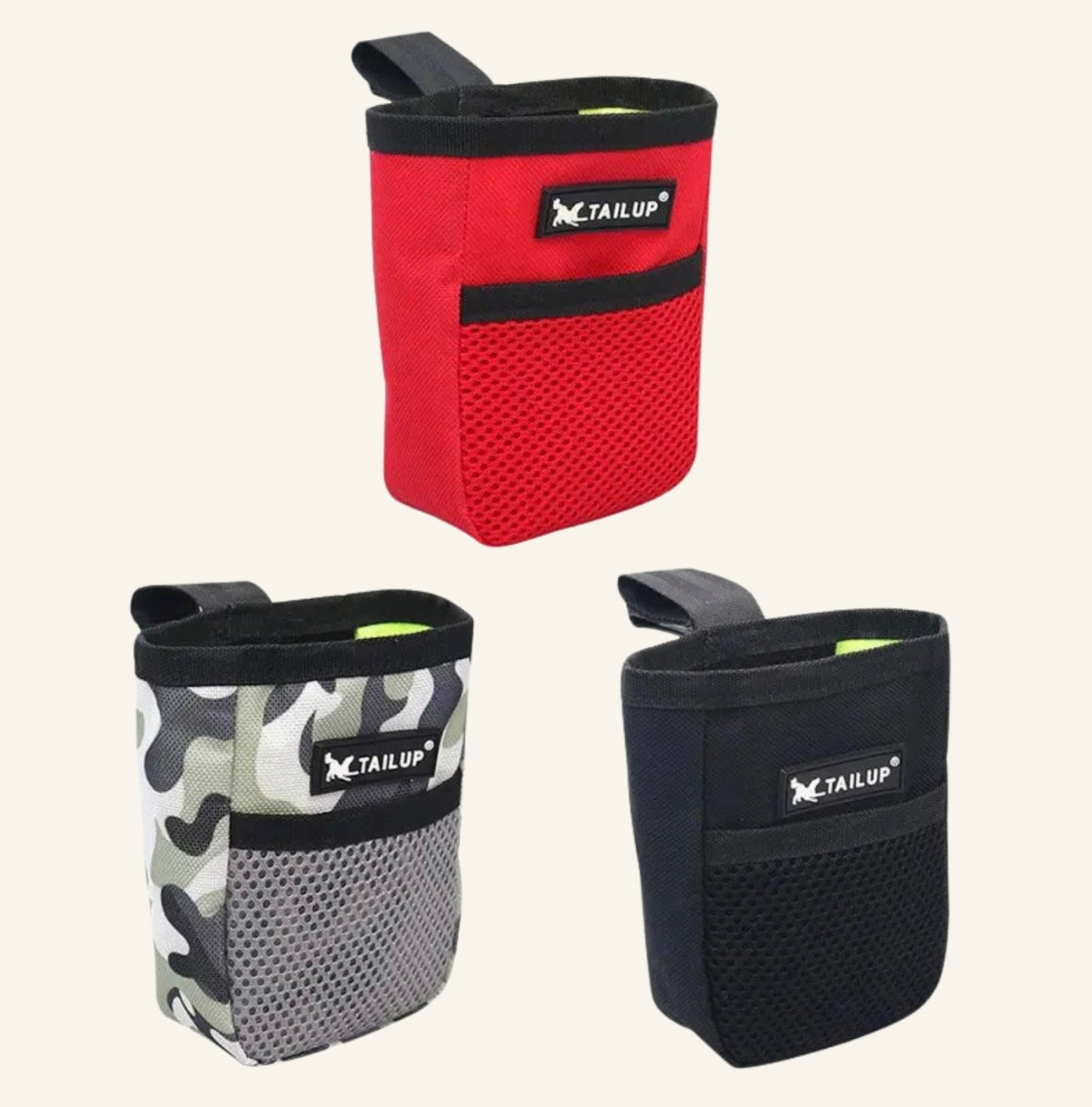 Sac de dressage nomade Dog Rider noir porté à la ceinture, facilitant l'accès aux friandises lors des sorties