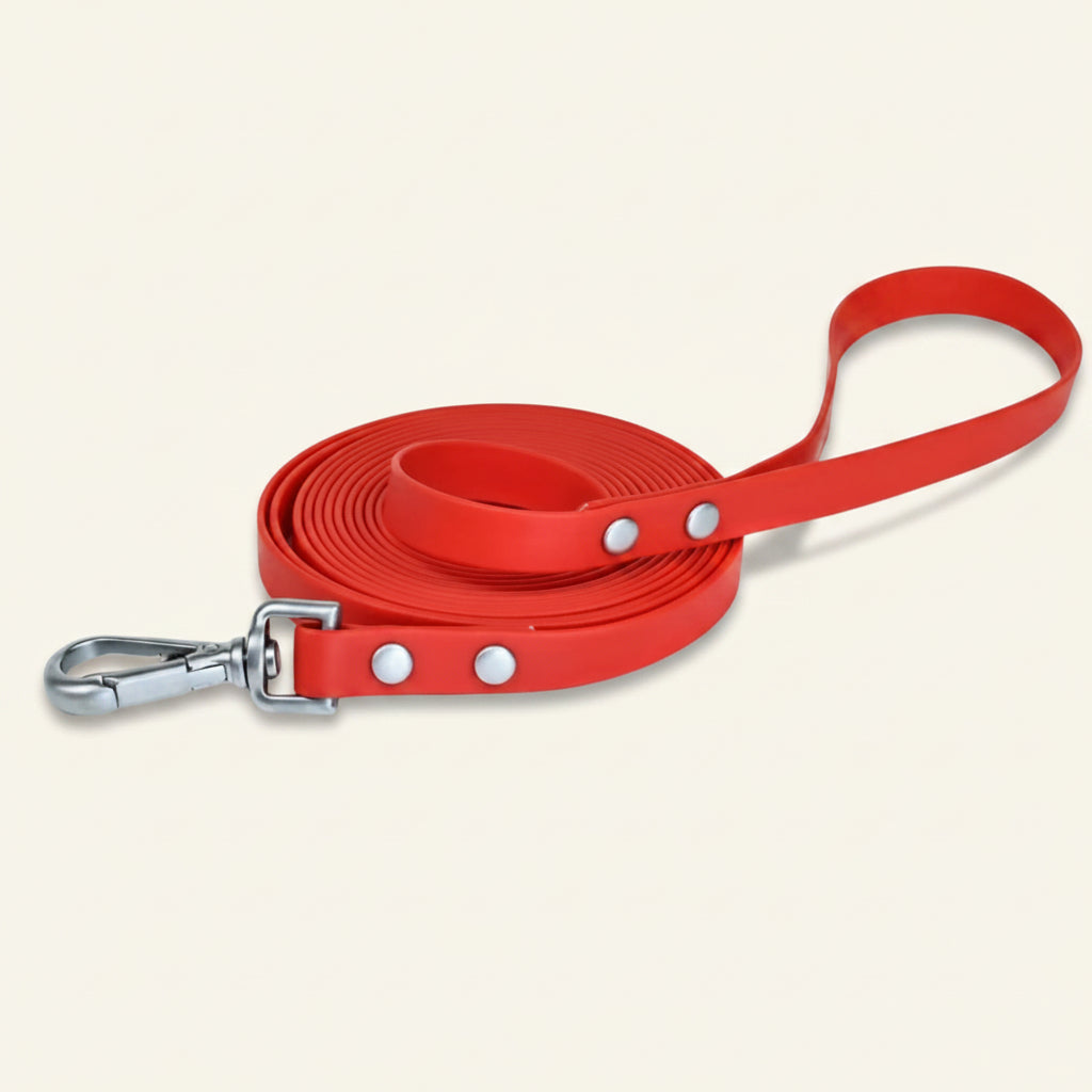Laisse pour chien cloutée et étanche Dog Rider, coloris rouge, avec mousqueton